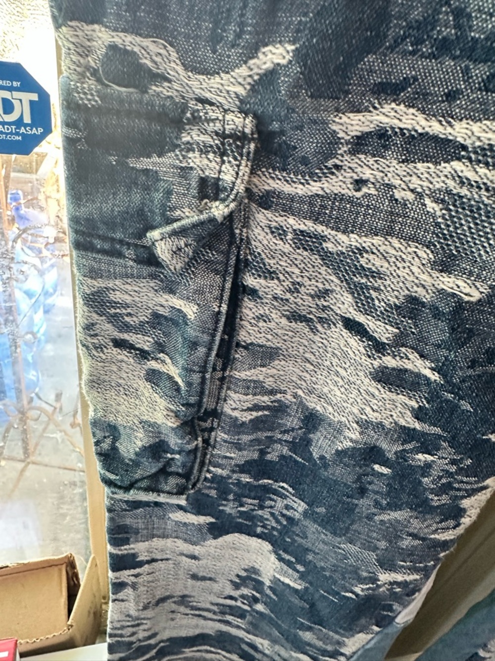 Armor Jeans AJS695 Blue Cargo Jacquard Stacked Denim Jeans Size 40x36 - Picture 10 of 14